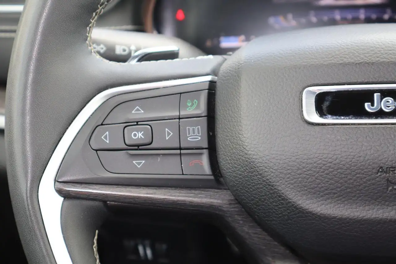 Jeep Grand Cherokee photo Jeep Grand Cherokee