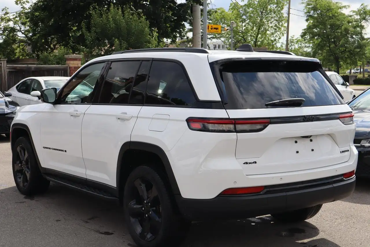 Jeep Grand Cherokee photo Jeep Grand Cherokee