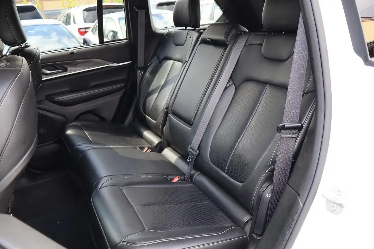 Jeep Grand Cherokee photo Jeep Grand Cherokee