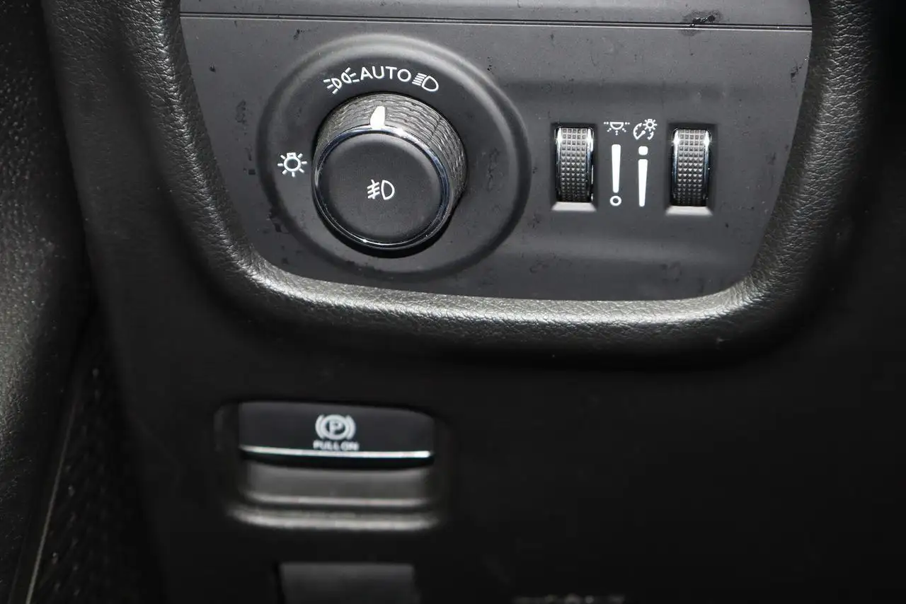 Jeep Grand Cherokee photo Jeep Grand Cherokee