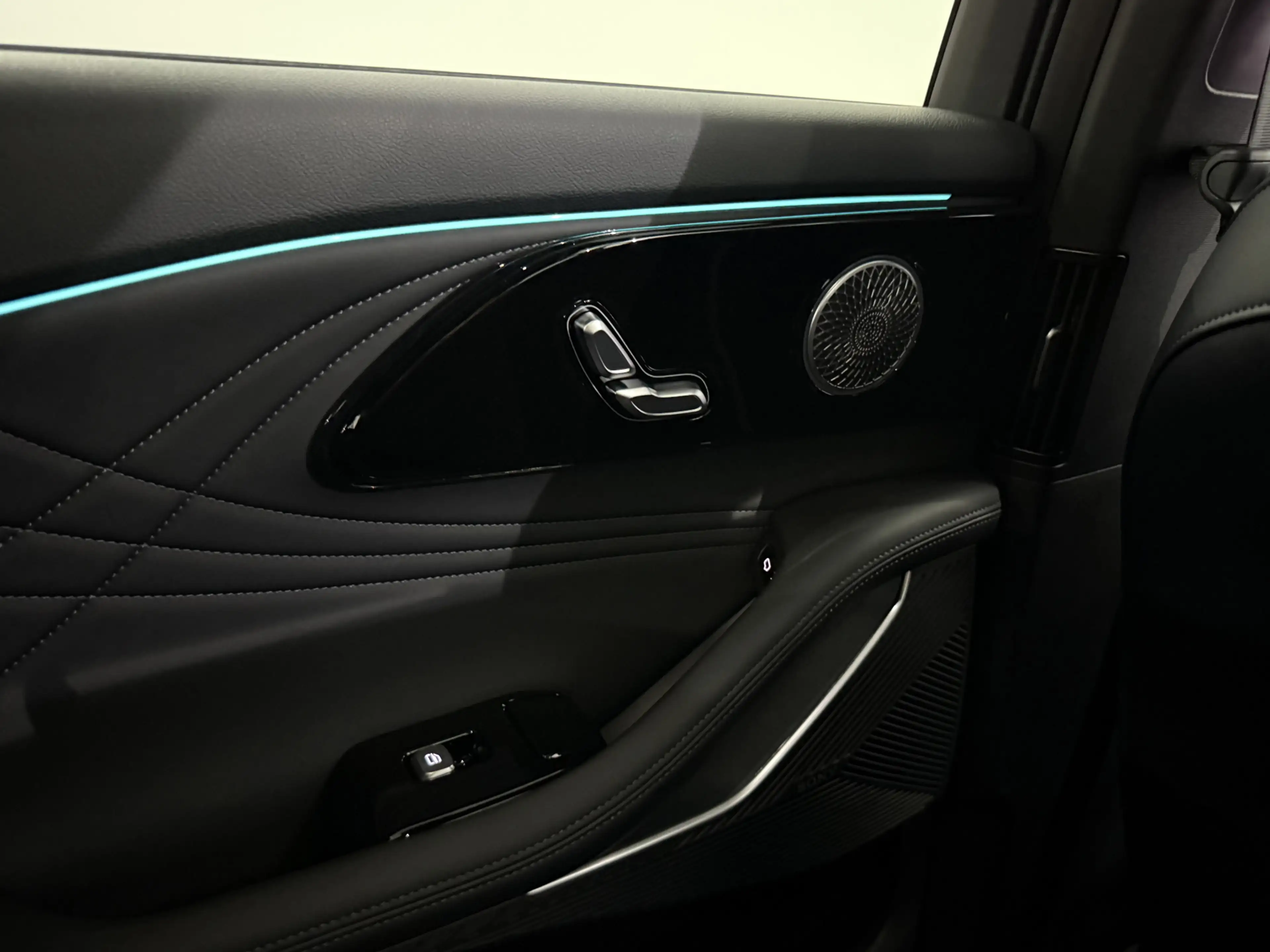 Omoda 9 1.5T-GDi SHS-P Premium 5p AWD Direct Leverbaar, 53 — photo 16