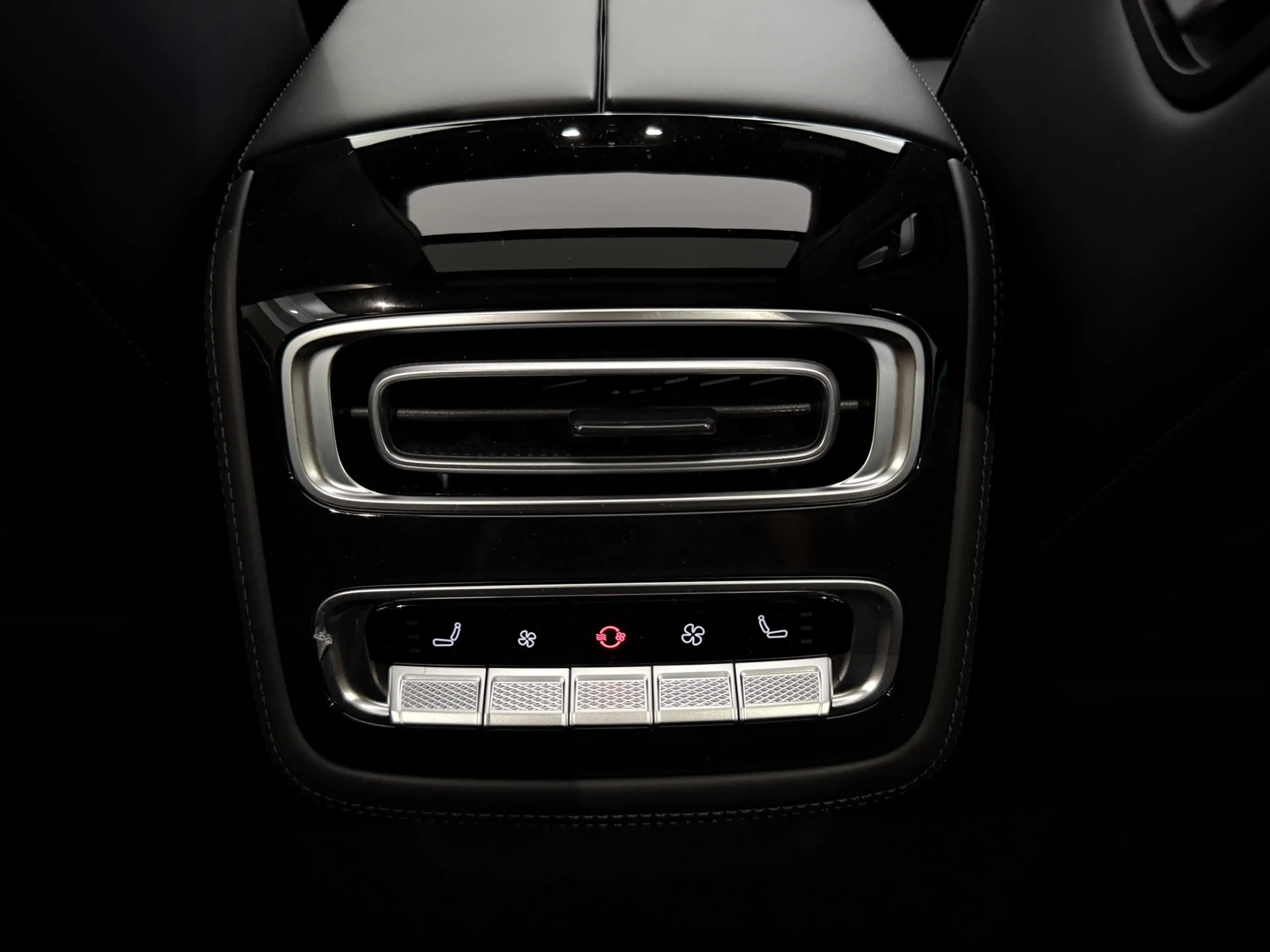Omoda 9 1.5T-GDi SHS-P Premium 5p AWD Direct Leverbaar, 53 — photo 11