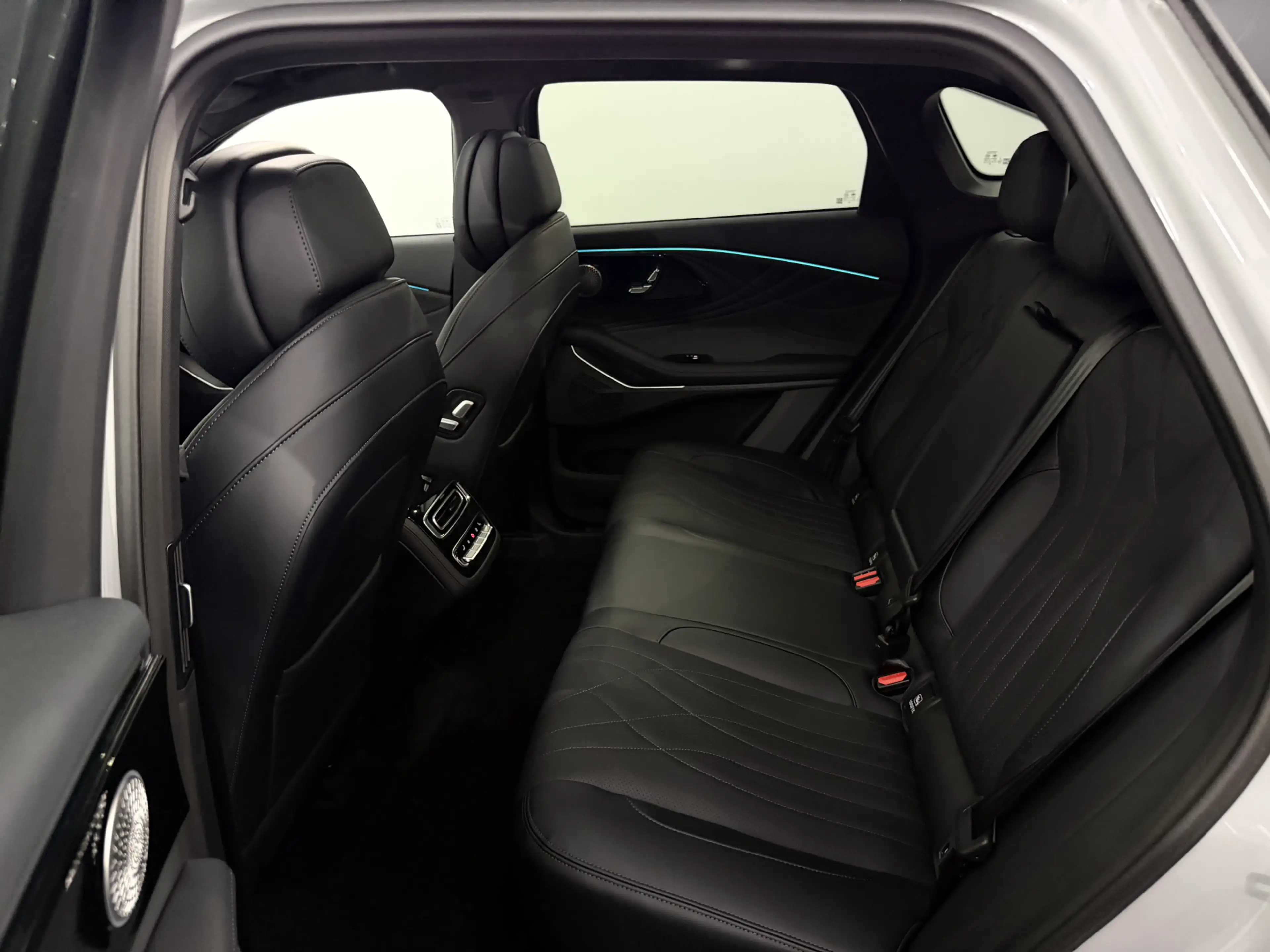 Omoda 9 1.5T-GDi SHS-P Premium 5p AWD Direct Leverbaar, 53 — photo 8
