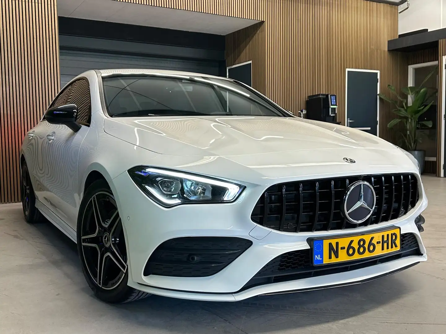 Mercedes-Benz CLA 180 Business Solution AMG / Night / Camera / Sfeer Blanc - 2