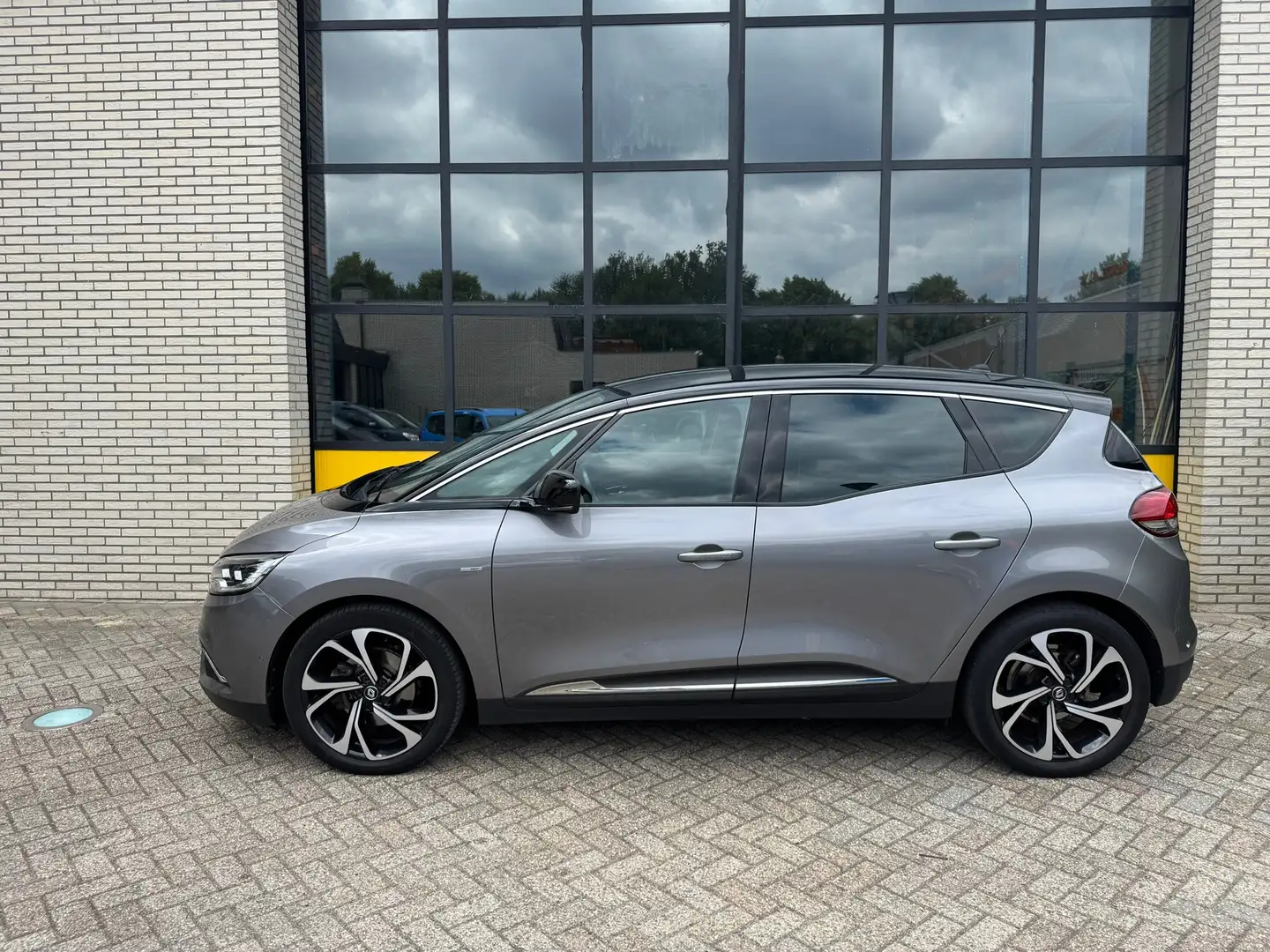 Renault Scenic 130PK 1.800kg trekgewicht, Bose, Trekhaak & full l Grijs - 2