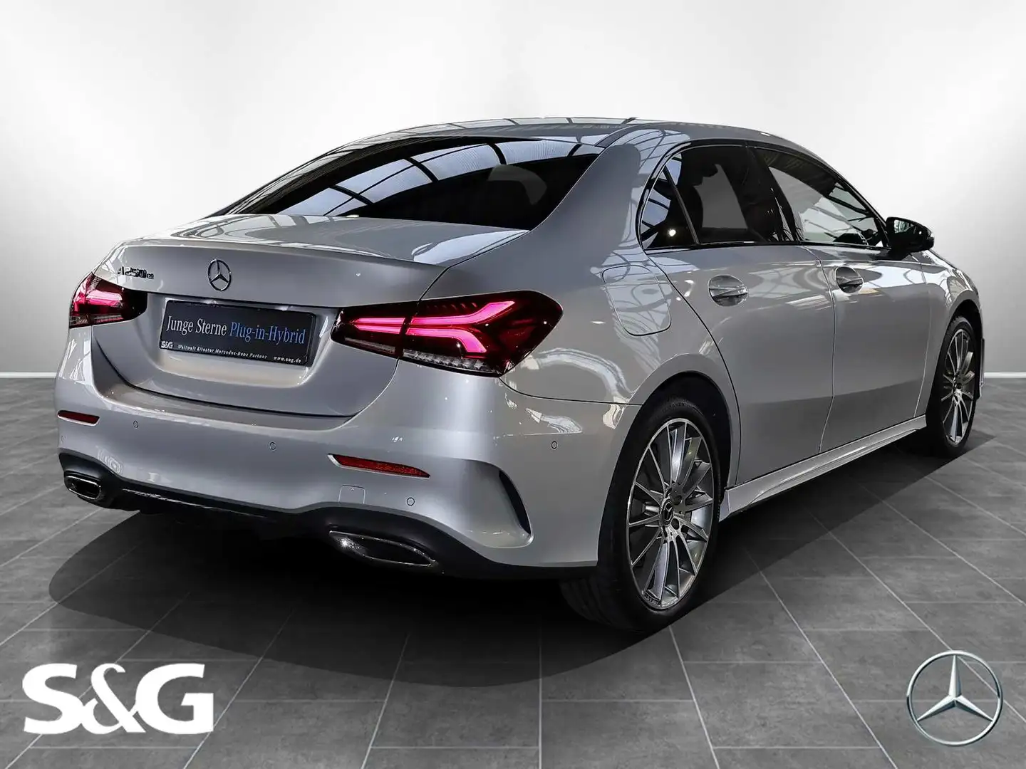 Mercedes-Benz A 250 e AMG NIGHT PAKET+LED+CARPLAY+MBUX+PDC+19" Silber - 2