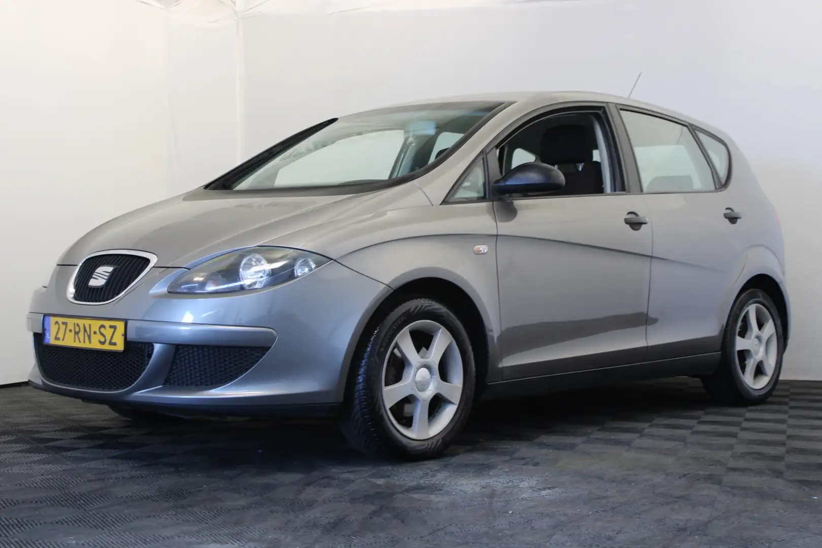 SEAT Altea 1.6 Reference Grijs - 1
