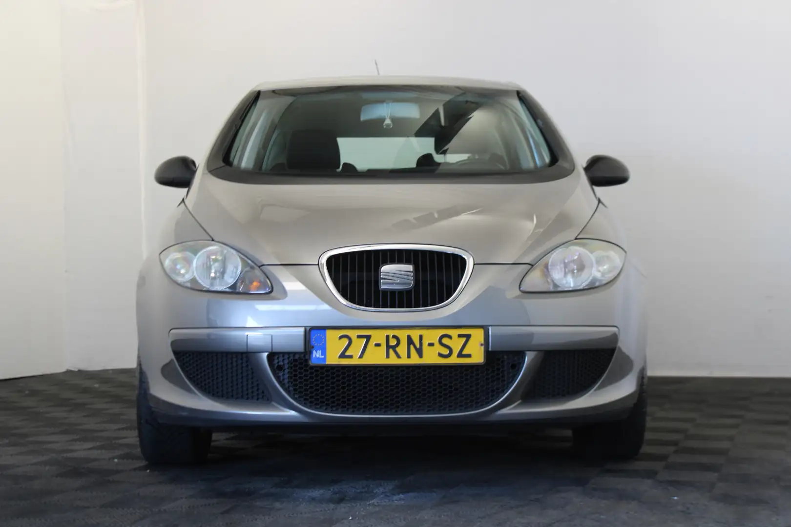 SEAT Altea 1.6 Reference Grijs - 2