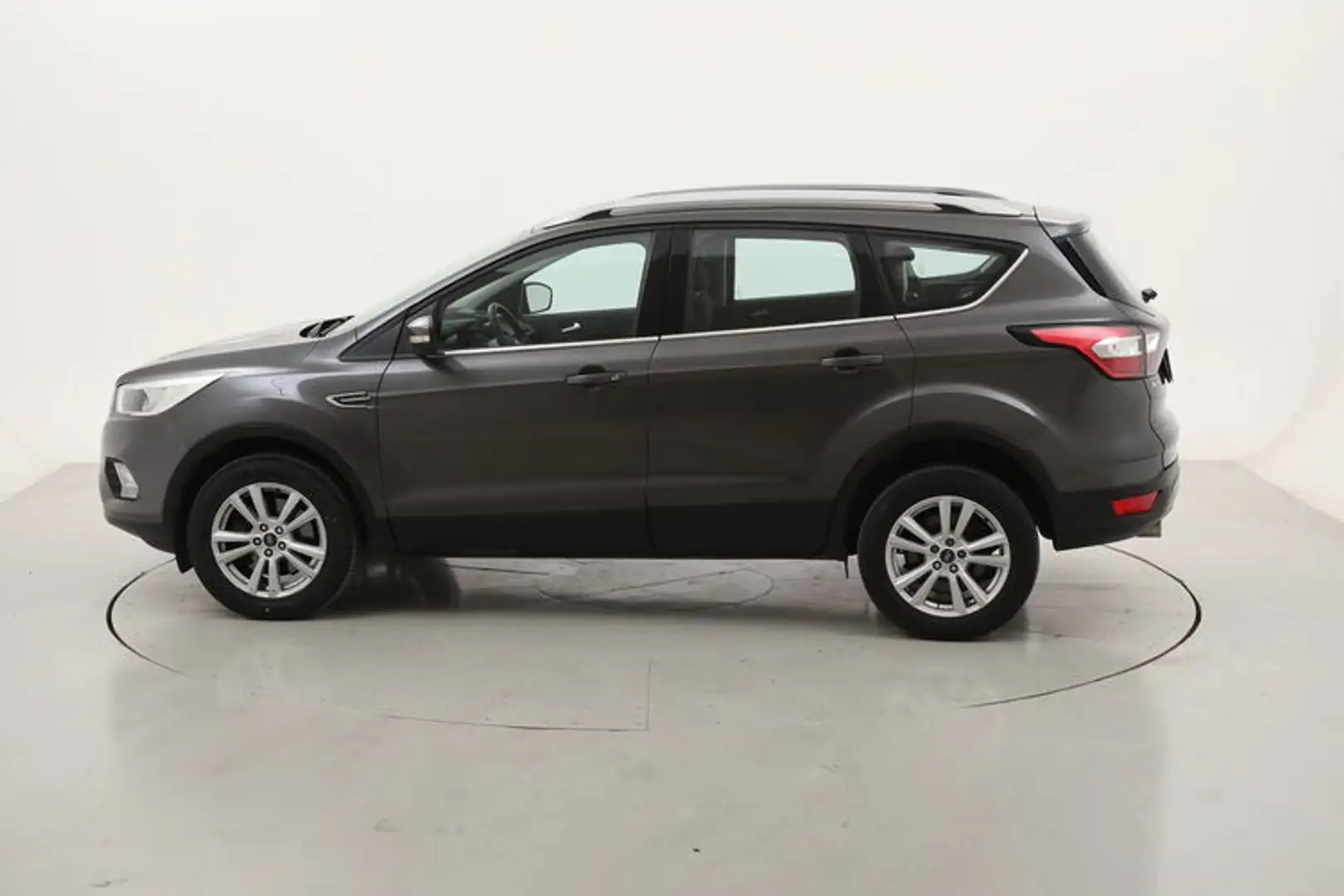 Ford Kuga Plus 1.5 Diesel 120CV Grijs - 2