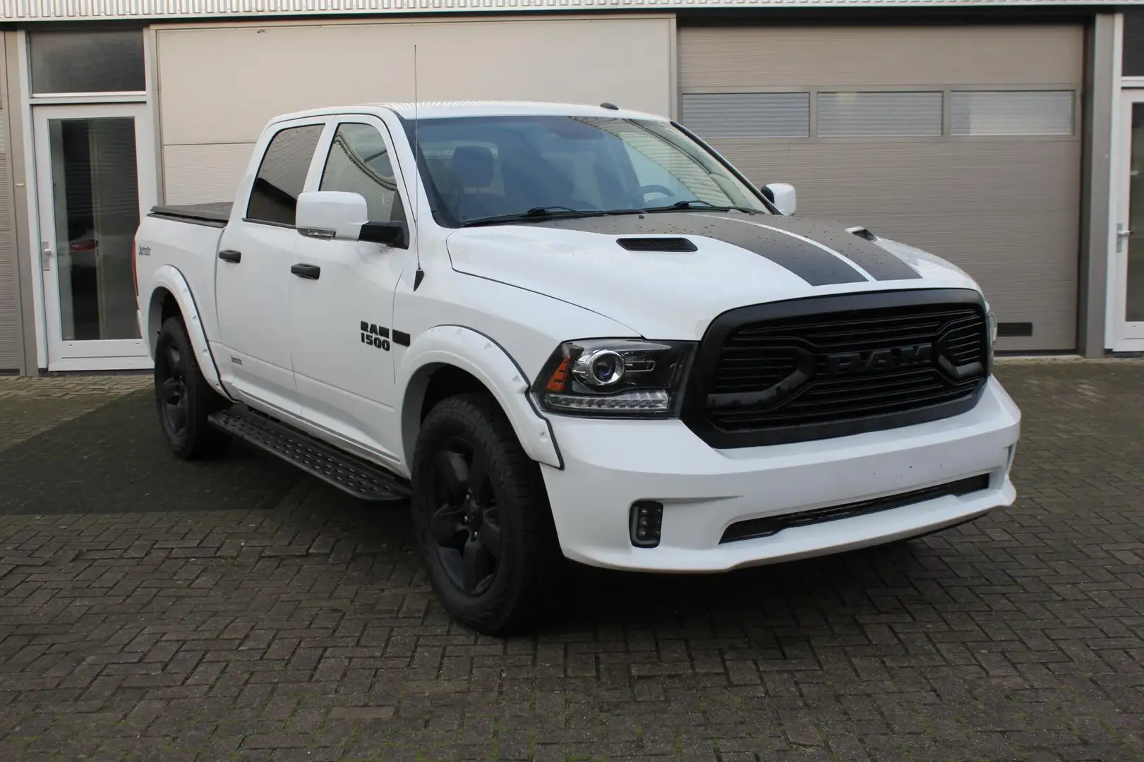 Dodge RAM 1500 Sport 5.7 V8 4x4 Crew Cab LPG 6 persoons Jage Wit - 2