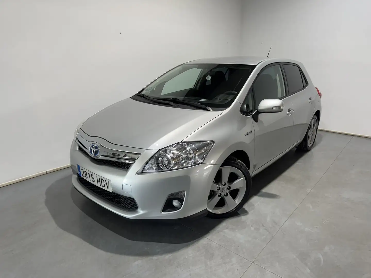 Toyota Auris Híbrido Active Plateado - 2