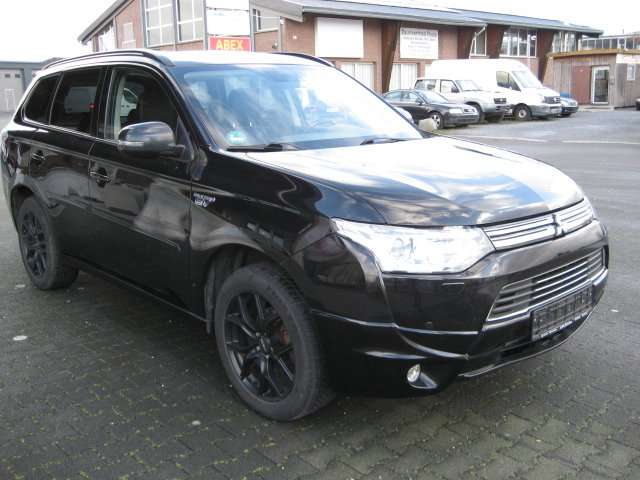 Mitsubishi Outlander PHEV Basis 4WD