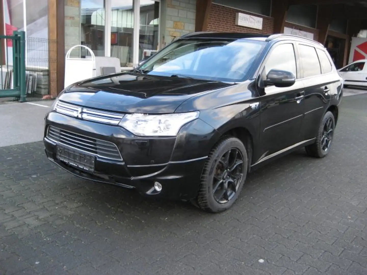 Mitsubishi Outlander PHEV Basis 4WD Fekete - 1