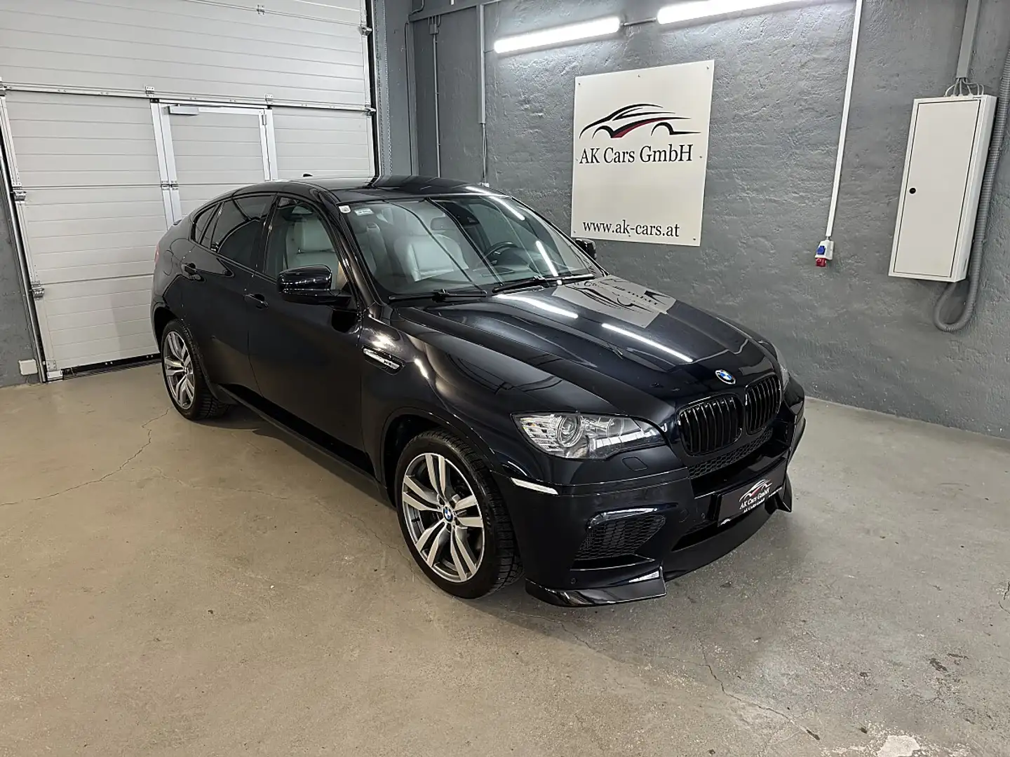 BMW X6 M Aut. Schwarz - 2