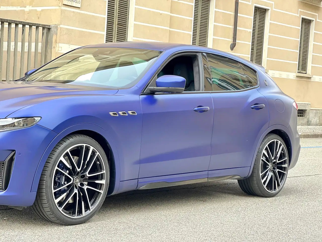 Maserati Levante 2021 — фото 13