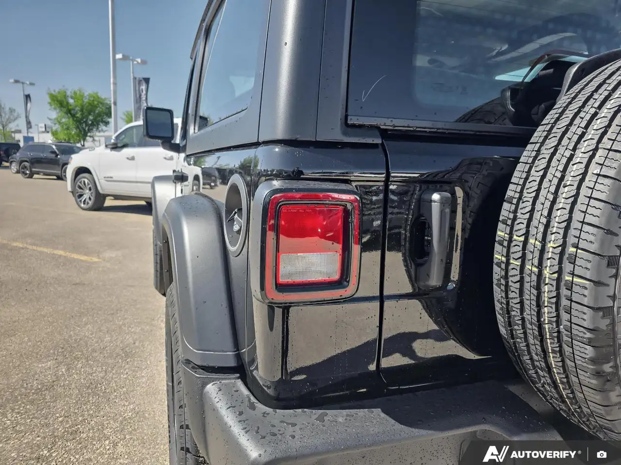 Jeep Wrangler снимка Jeep Wrangler