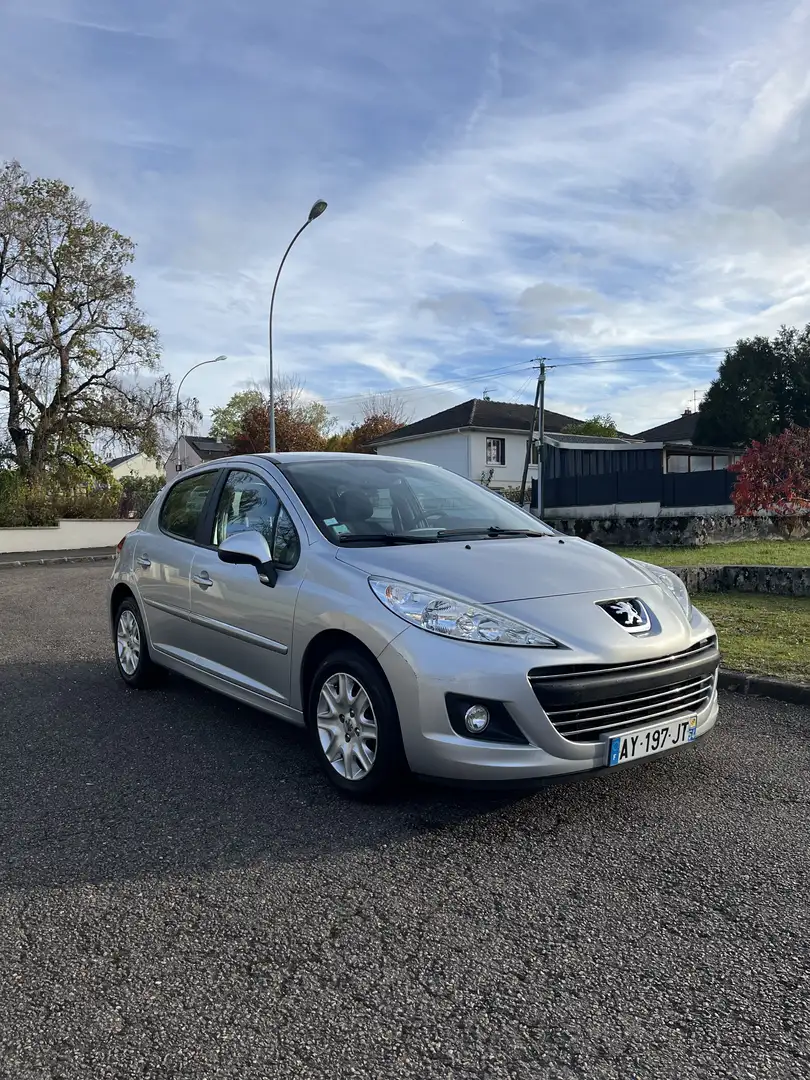 Peugeot 207 1.6 HDi 92ch - 1