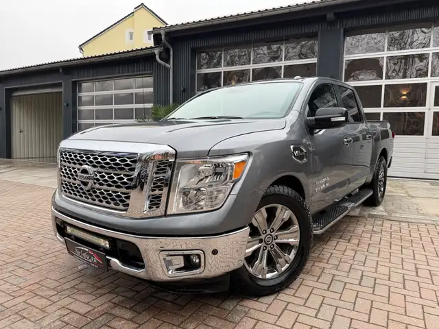 Nissan Titan 5.6L V8 Pick-Up Texas Titan Automatik Ahk