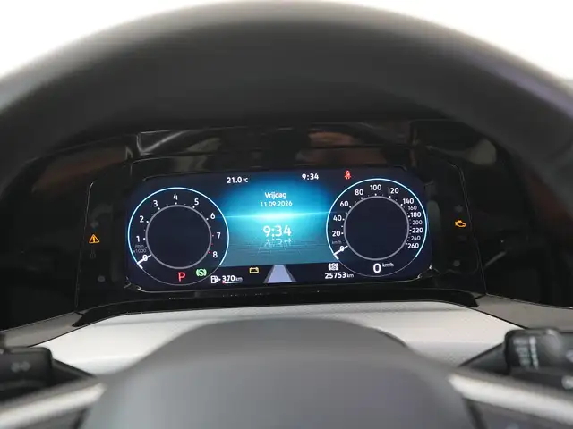 Volkswagen Golf view 9