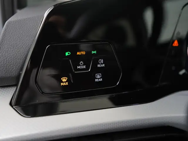 Volkswagen Golf view 13