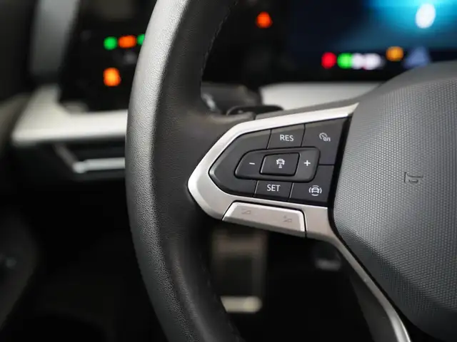 Volkswagen Golf view 8