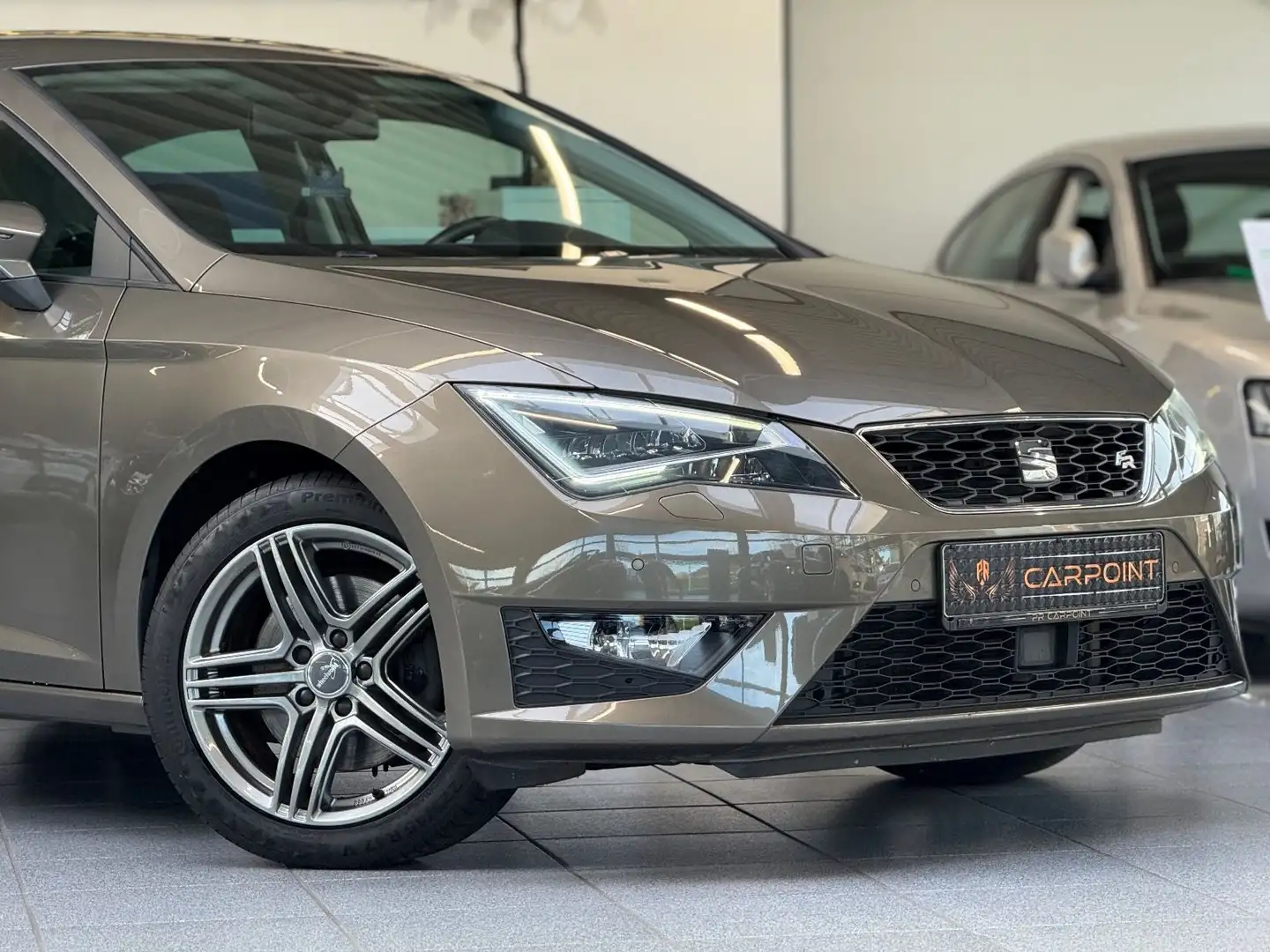SEAT Leon SC FR 1.8 TSI/LED/Leder/ACC/Navi/Sound/BT Braun - 2