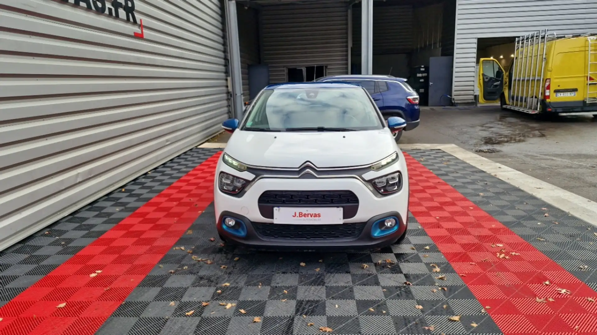 Citroen C3 PURETECH 83 SS BVM5 SHINE Blanc - 2