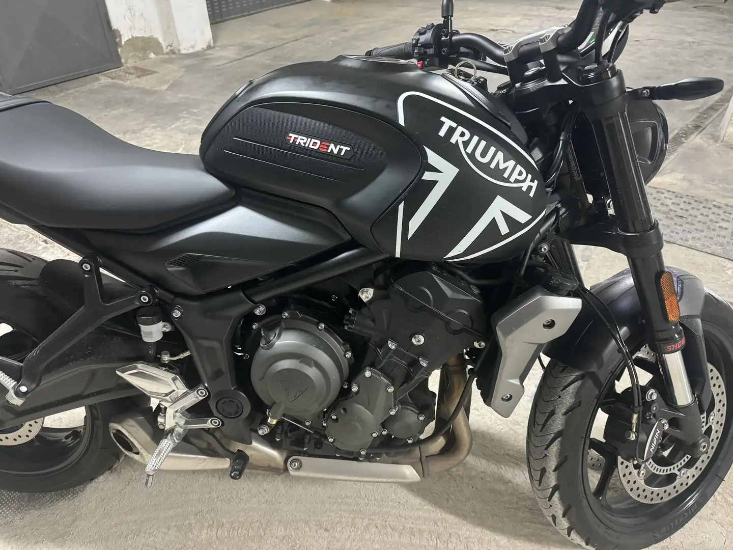 Triumph Trident 660 Shift assist black Fekete - 1