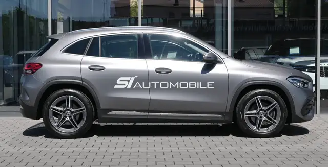 Mercedes-Benz GLA view 6