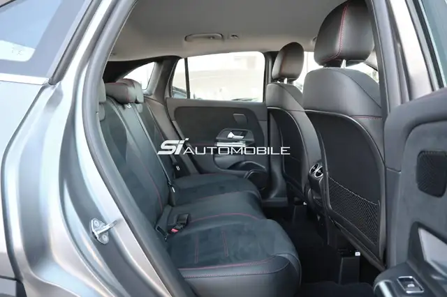 Mercedes-Benz GLA view 14