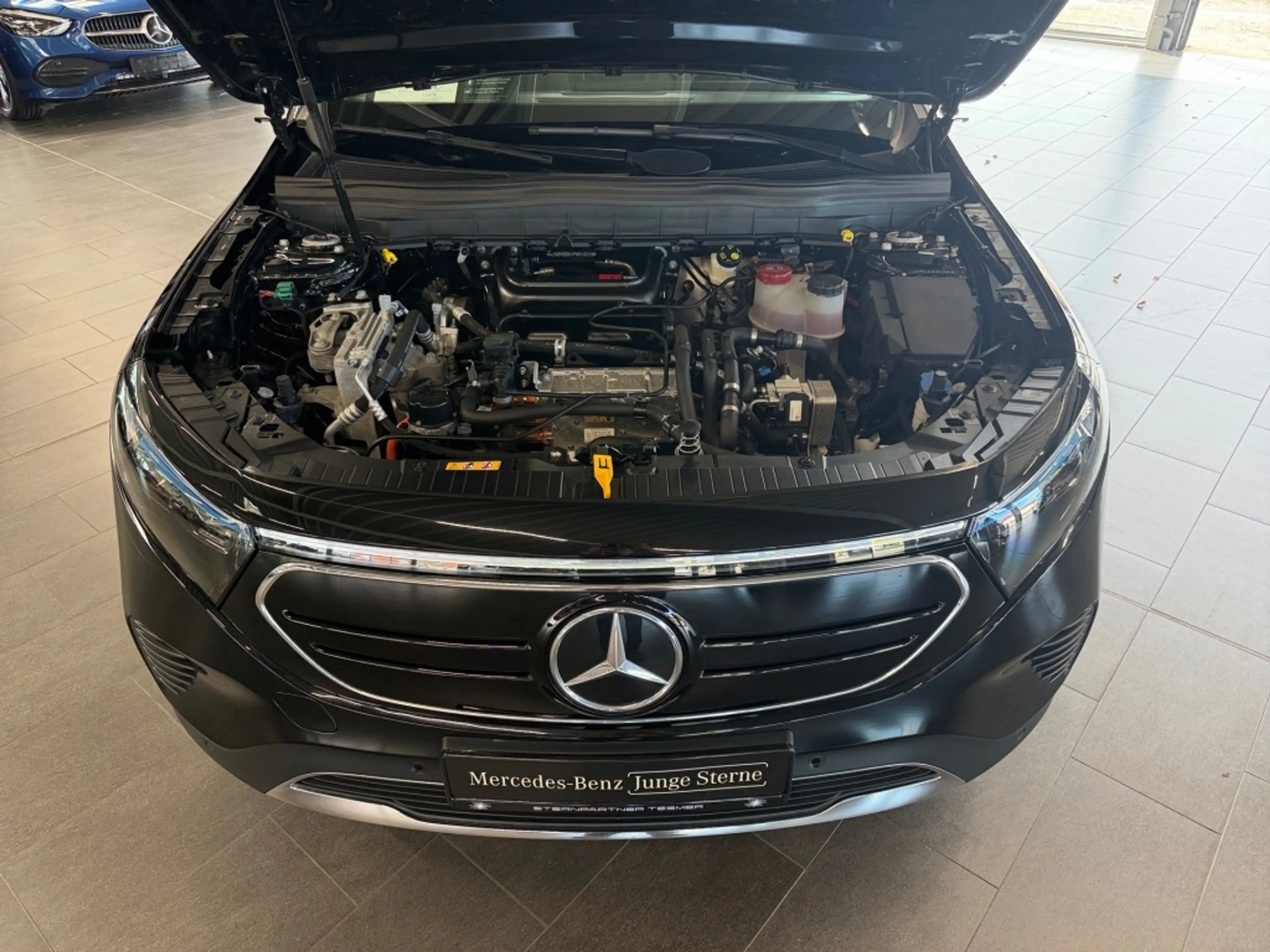 Mercedes-Benz EQB 250 PROGRESSIVE+MBUX+TOTWINKEL+PDC+KAMERA — photo 5