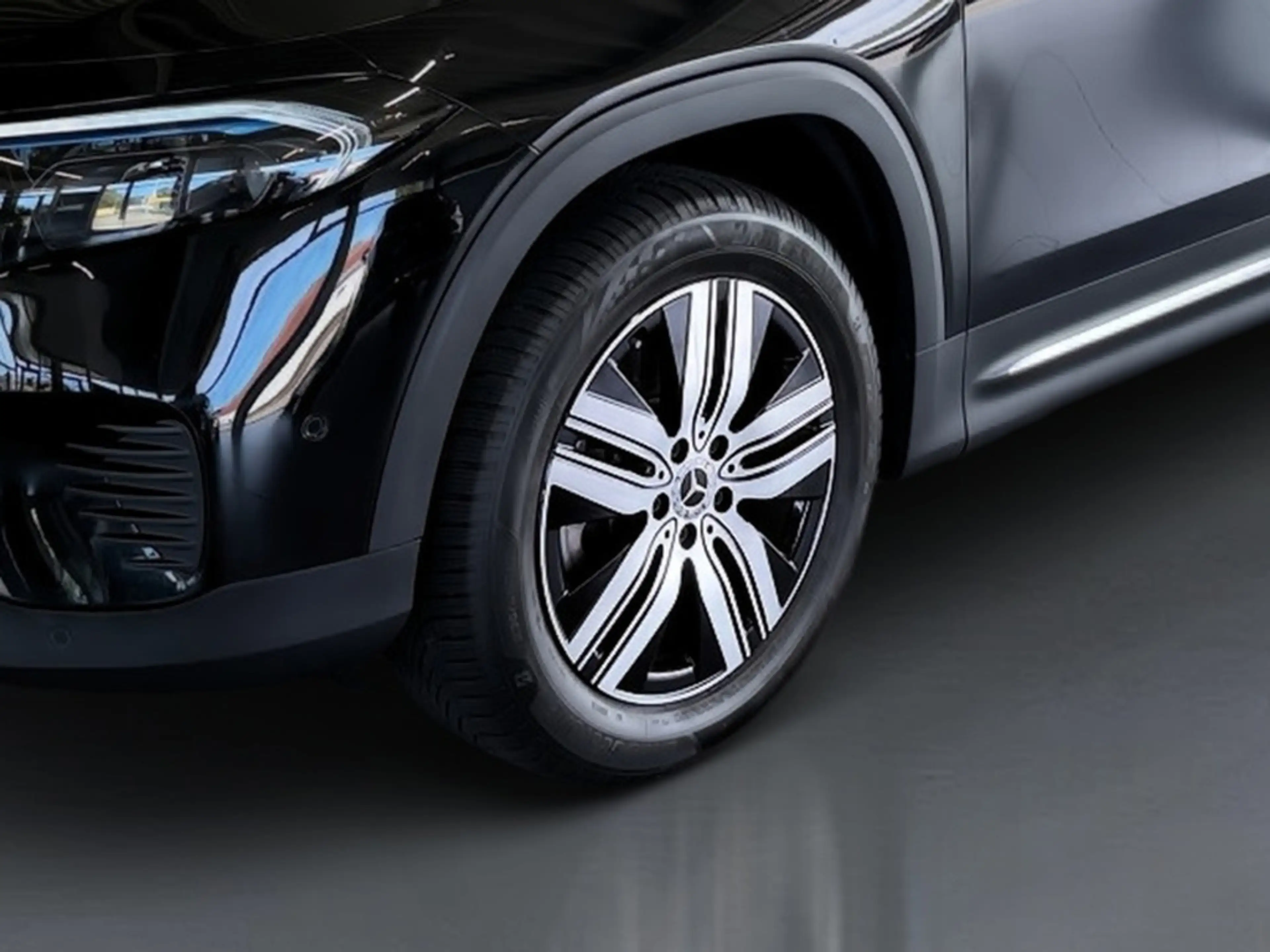 Mercedes-Benz EQB 250 PROGRESSIVE+MBUX+TOTWINKEL+PDC+KAMERA — photo 4