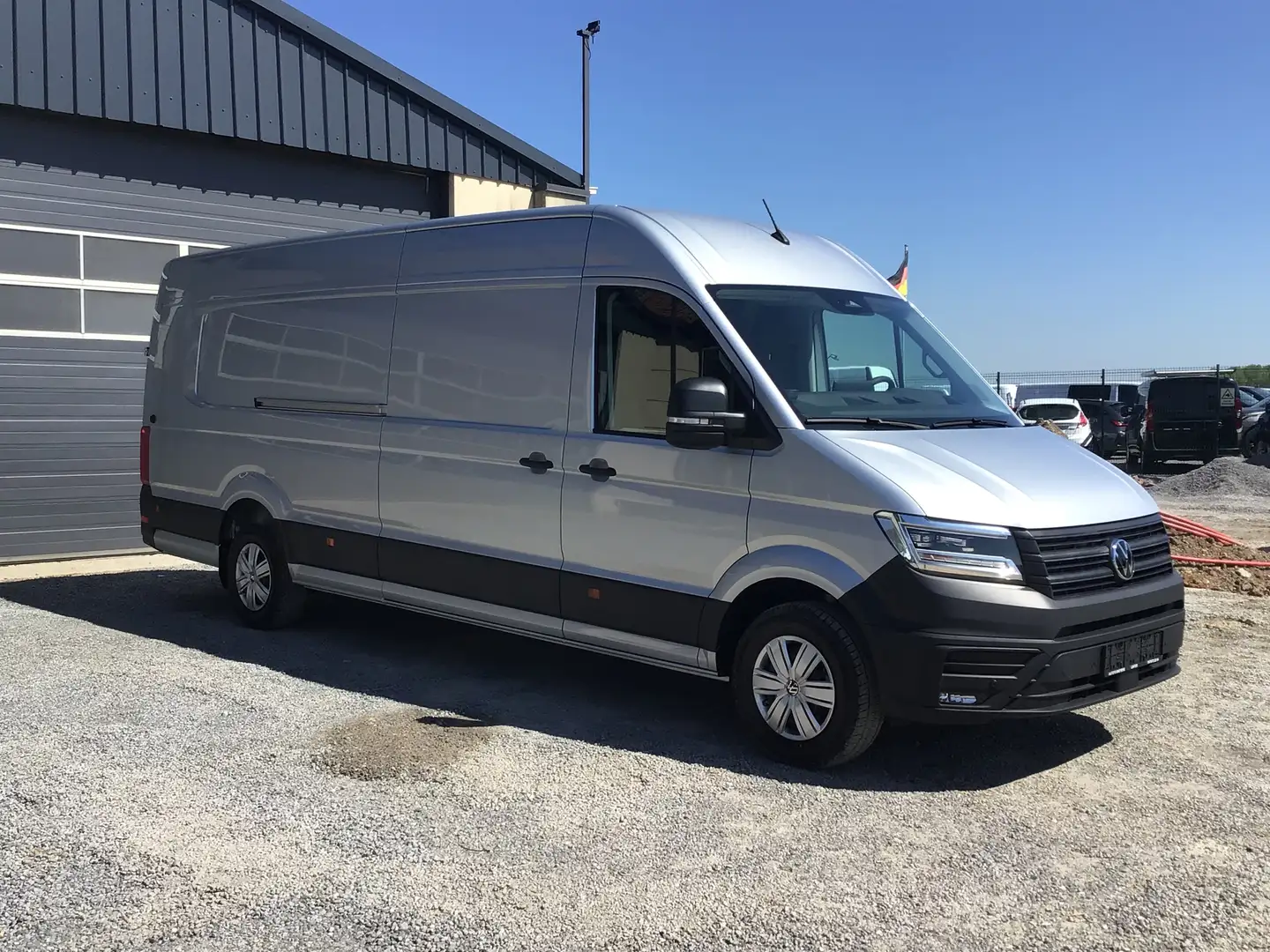 Volkswagen Crafter l5h3 180pk automaat 2025 10km full/option 45950e Argent - 1