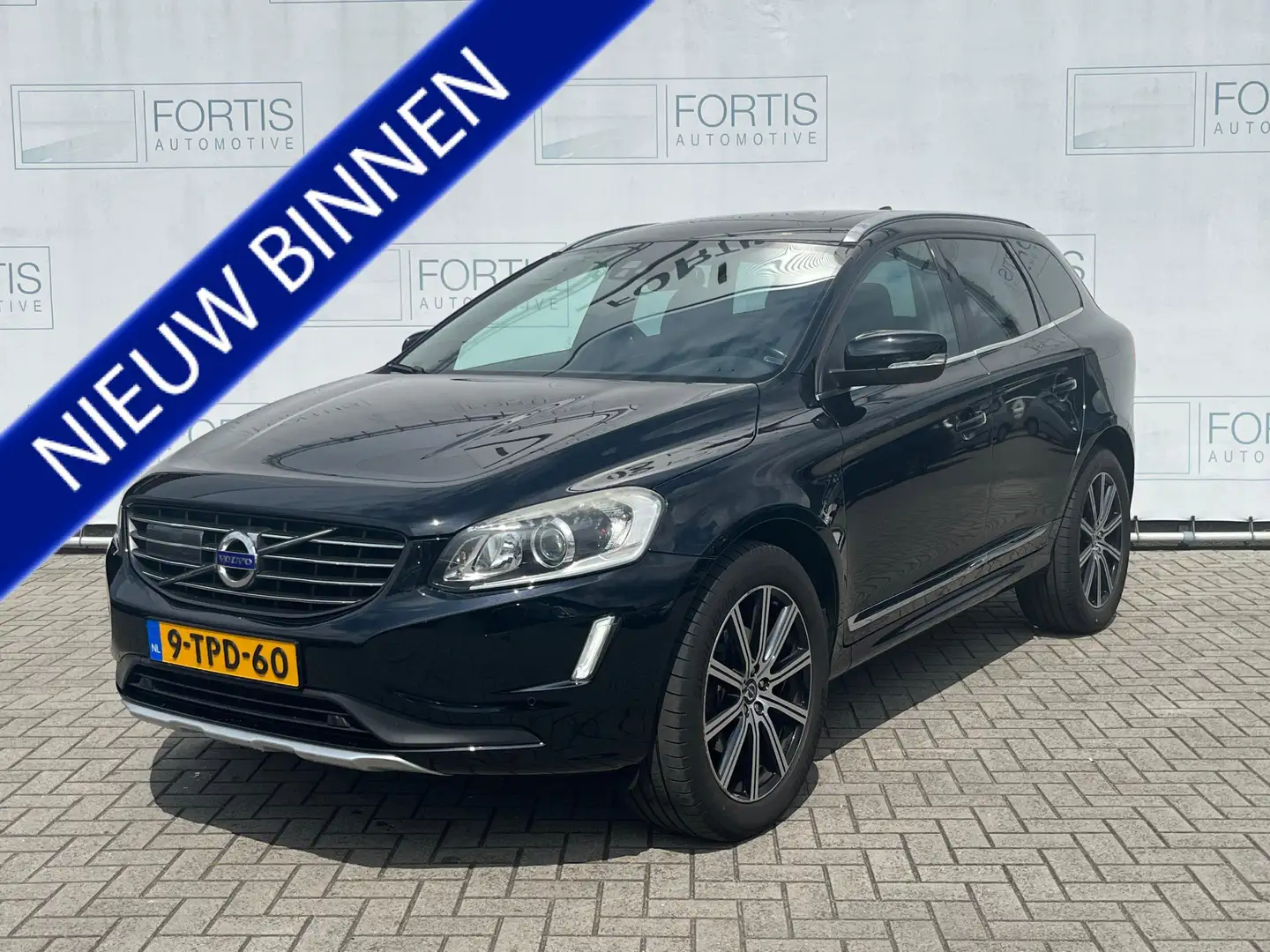 Volvo XC60 2.0 D4 FWD Summum NL-AUTO | LEDER | Zwart - 1