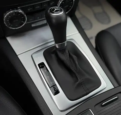 Mercedes-Benz C-Class view 10