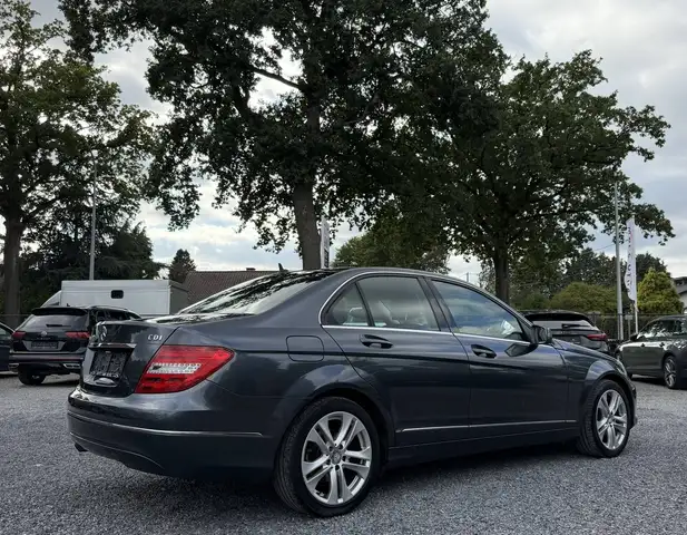 Mercedes-Benz C-Class view 3