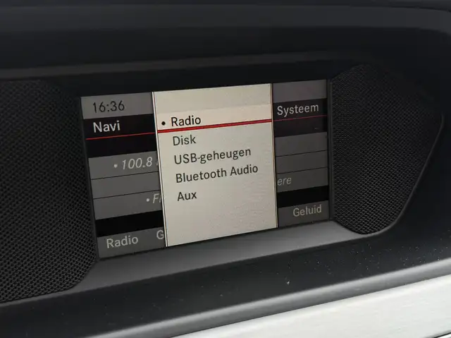 Mercedes-Benz C-Class view 13