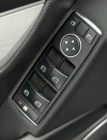 Mercedes-Benz C-Class view 15