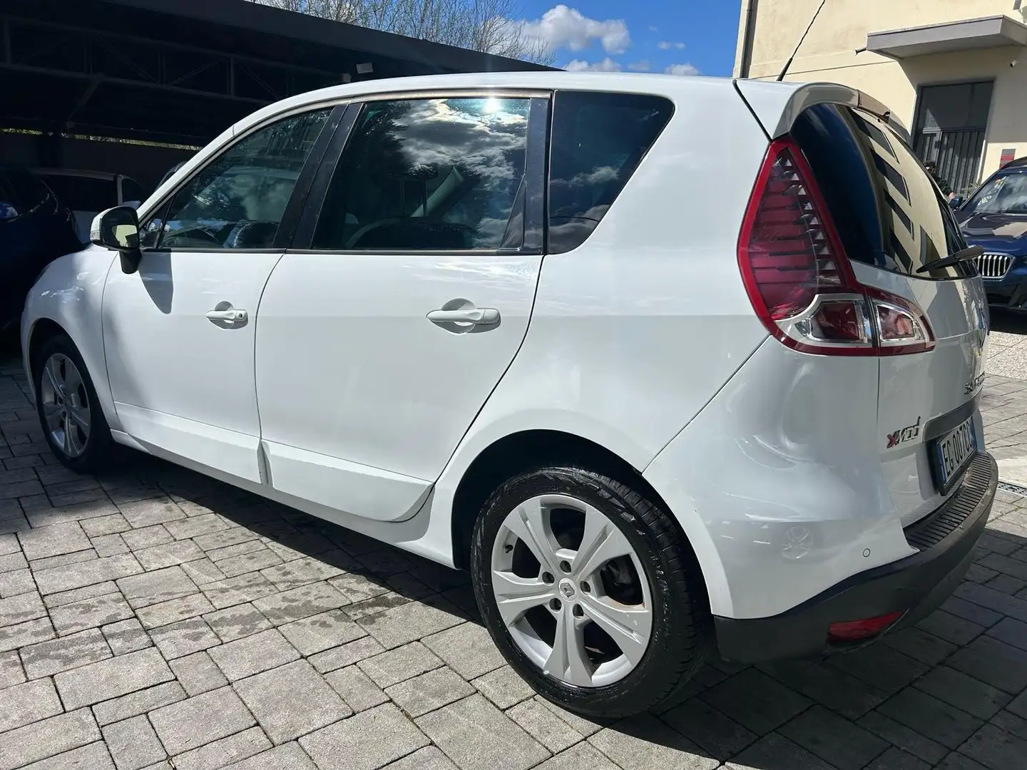 Renault Scenic Scenic X-Mod 1.5 dci Dynamique 110cv Weiß - 2