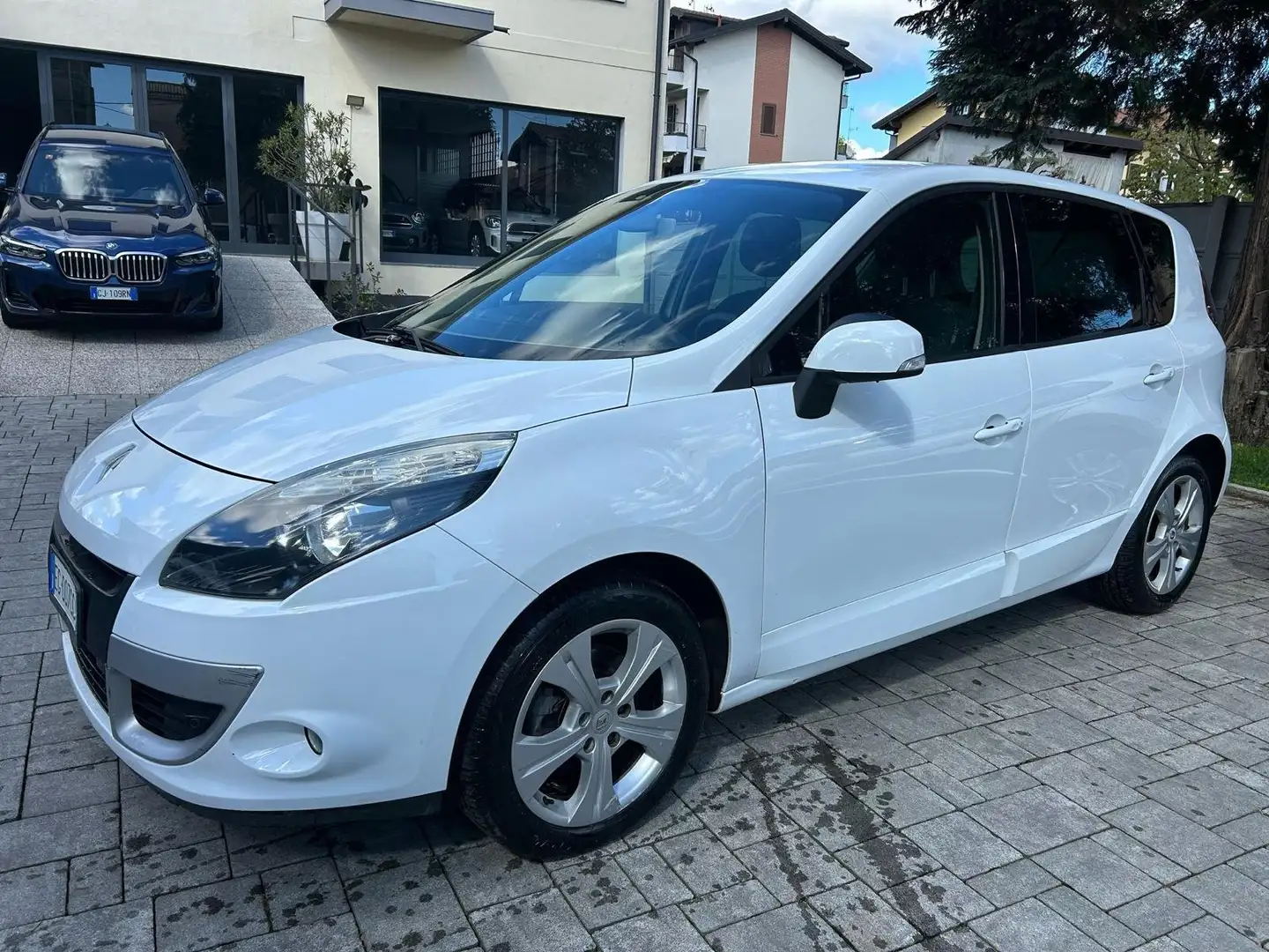 Renault Scenic Scenic X-Mod 1.5 dci Dynamique 110cv Weiß - 1