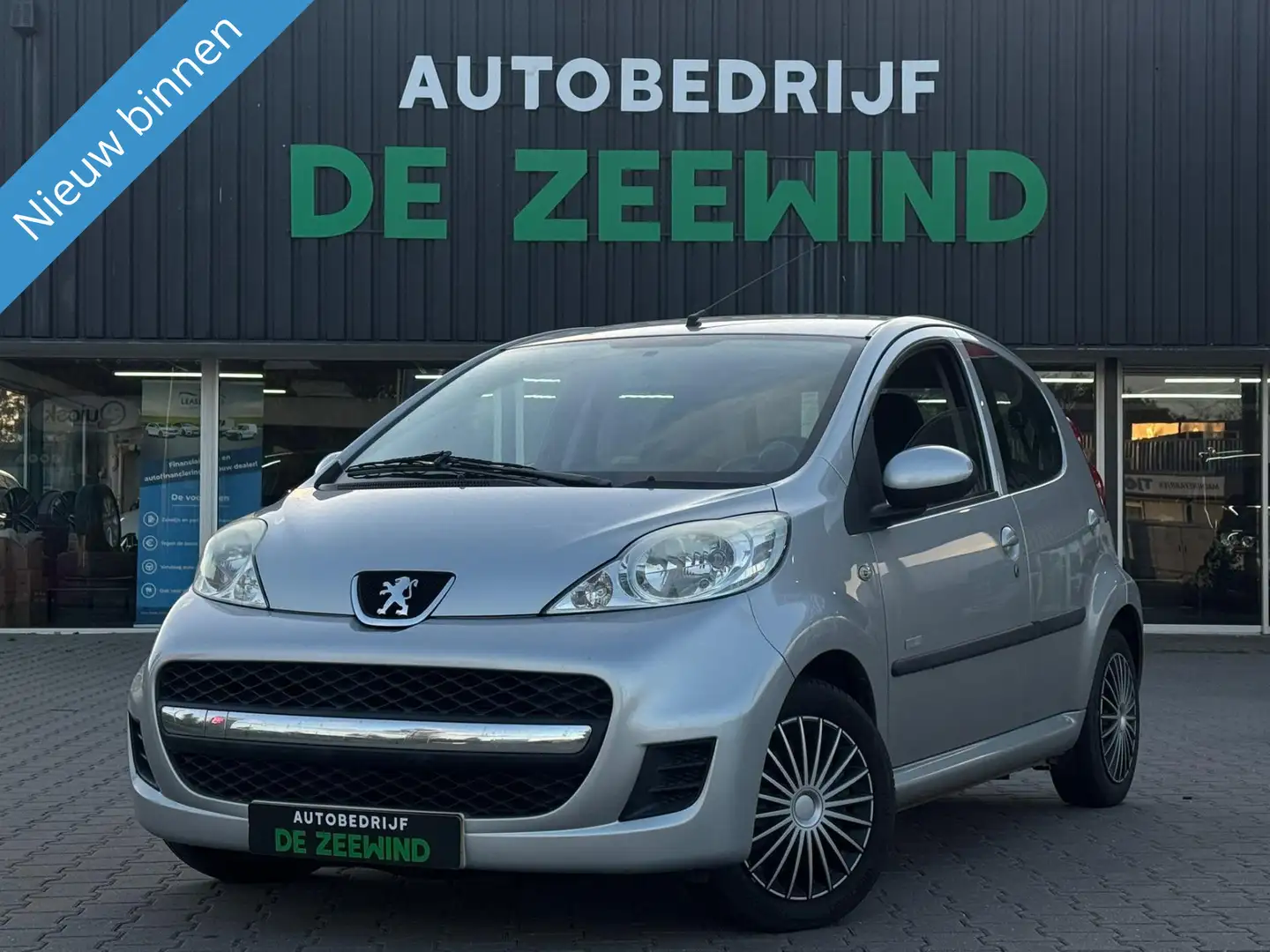 Peugeot 107 1.0-12V Millesim 200|apple carplay|airco Grijs - 1