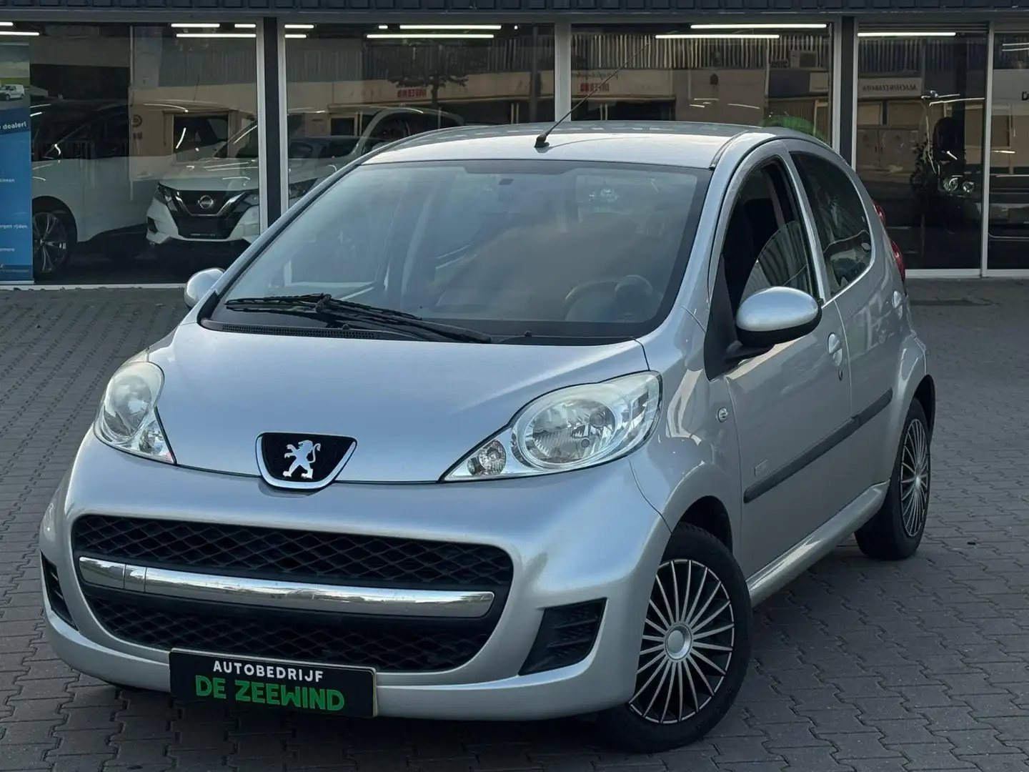 Peugeot 107 1.0-12V Millesim 200|apple carplay|airco Grijs - 2