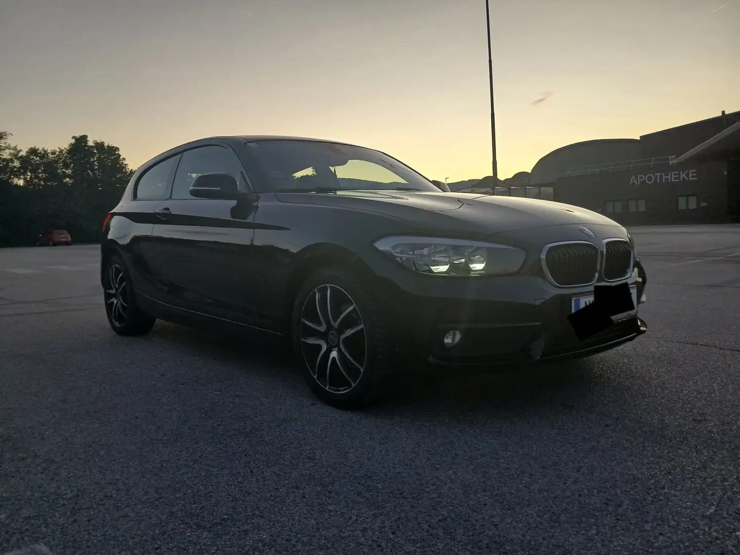 BMW 116 116d Advantage F21 Schwarz - 2