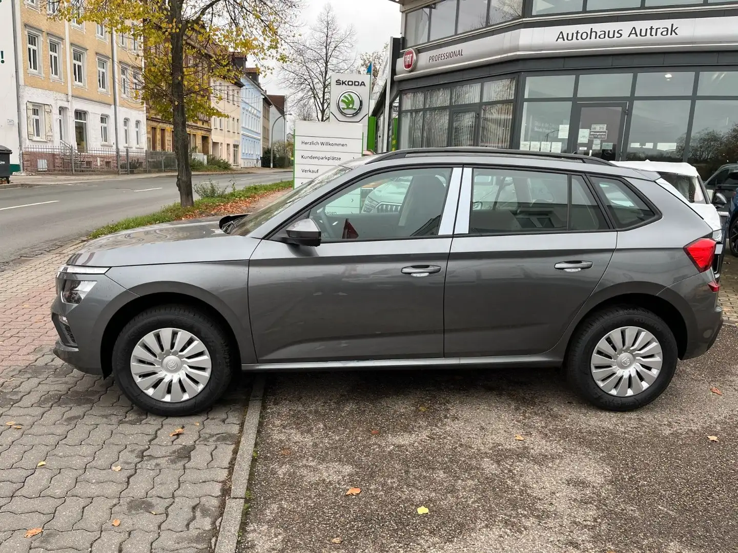 Skoda Kamiq Essence 1.0 TSI 70 kW 5-Gang NEUWAGEN Grau - 2
