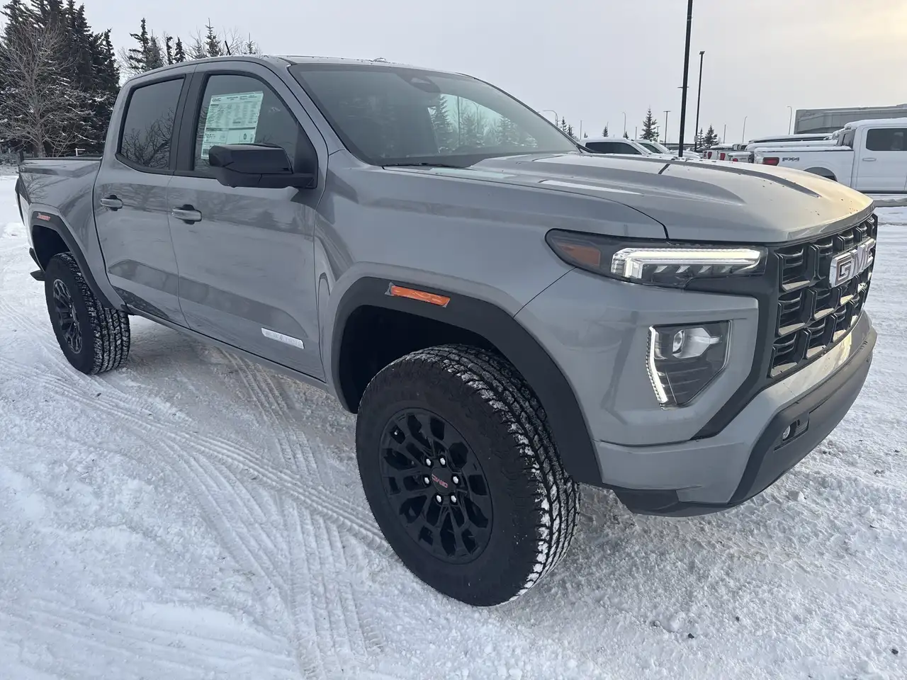 GMC Canyon снимка GMC Canyon