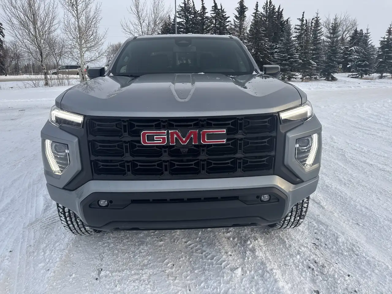 GMC Canyon снимка GMC Canyon