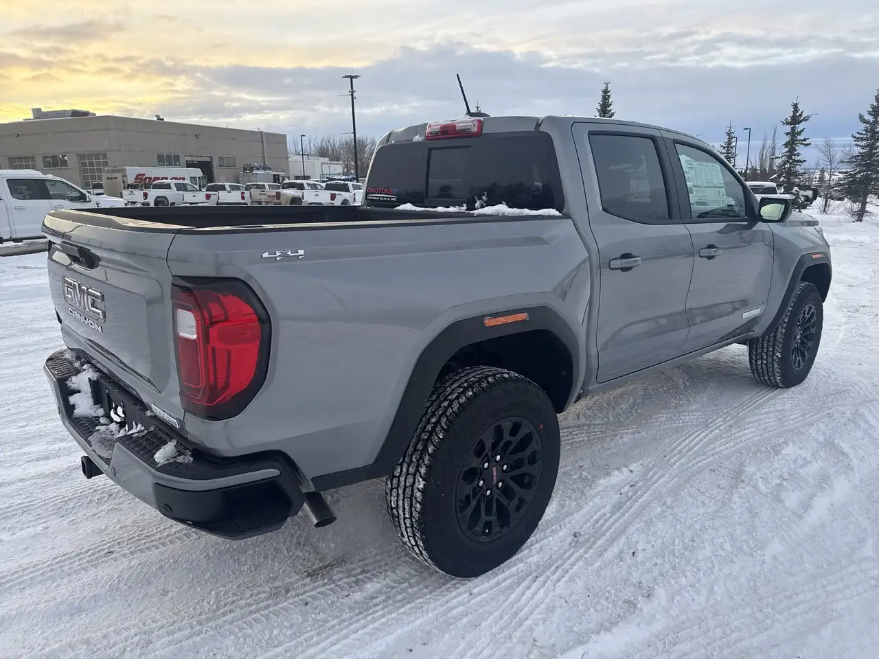 GMC Canyon снимка GMC Canyon