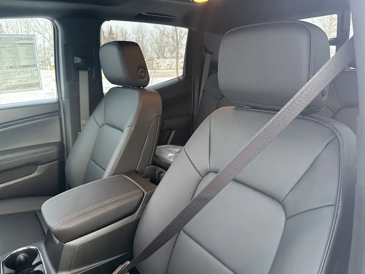 GMC Canyon снимка GMC Canyon