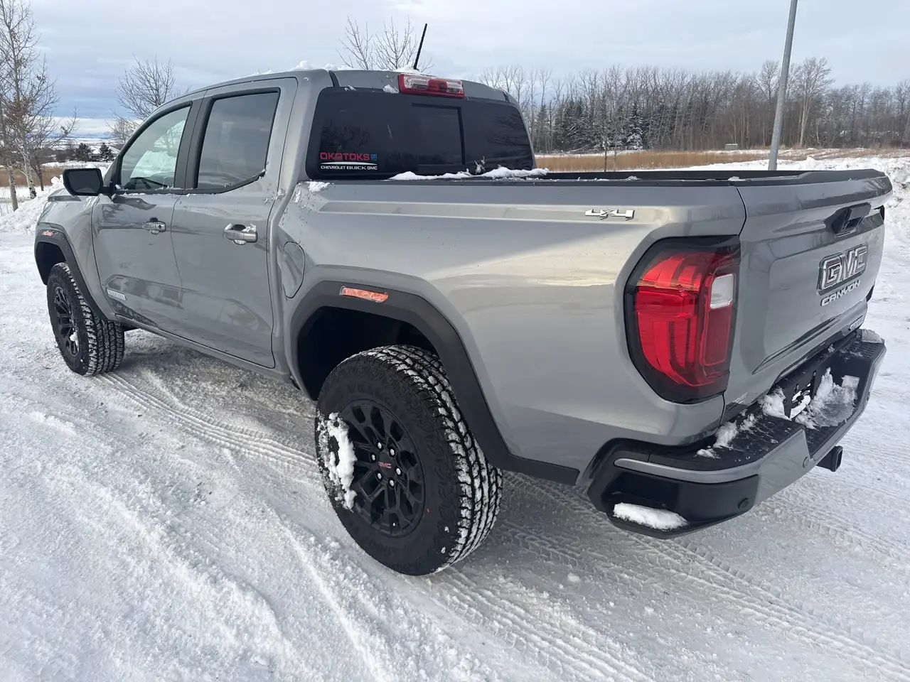 GMC Canyon снимка GMC Canyon