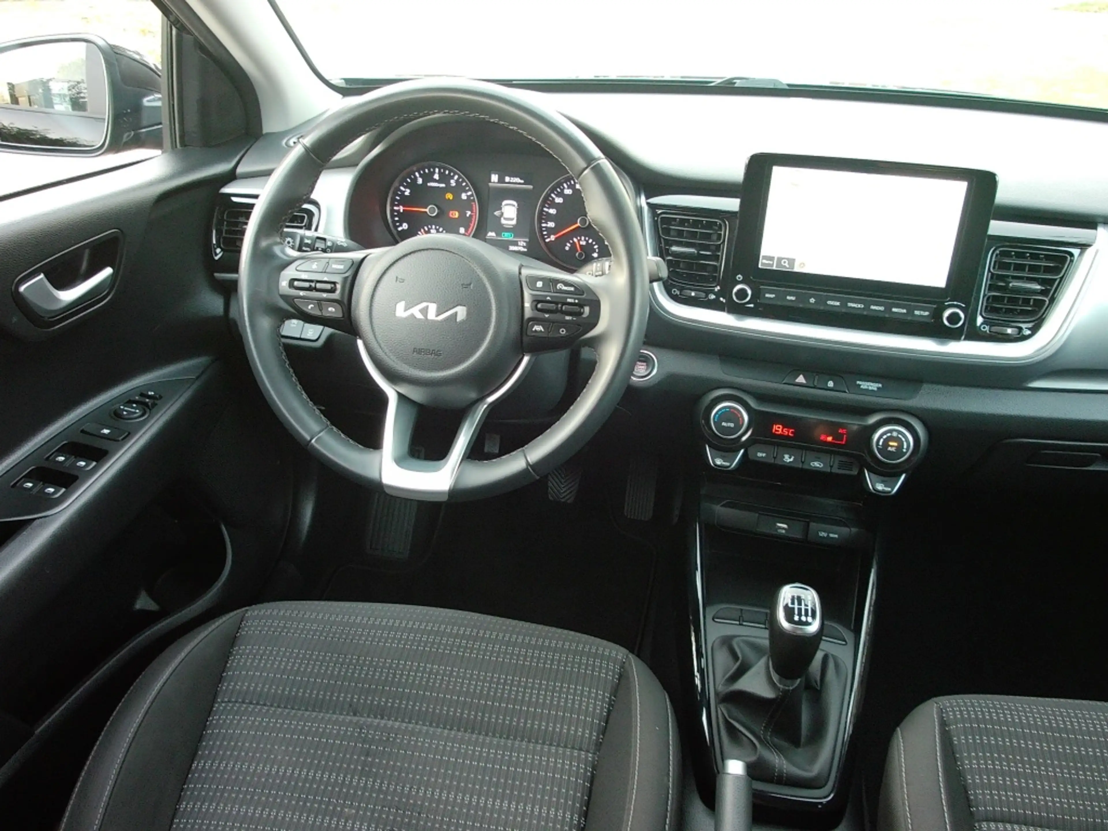 Kia Stonic 1.0 T-GDi 100pk DynamicPlusLine — photo 8